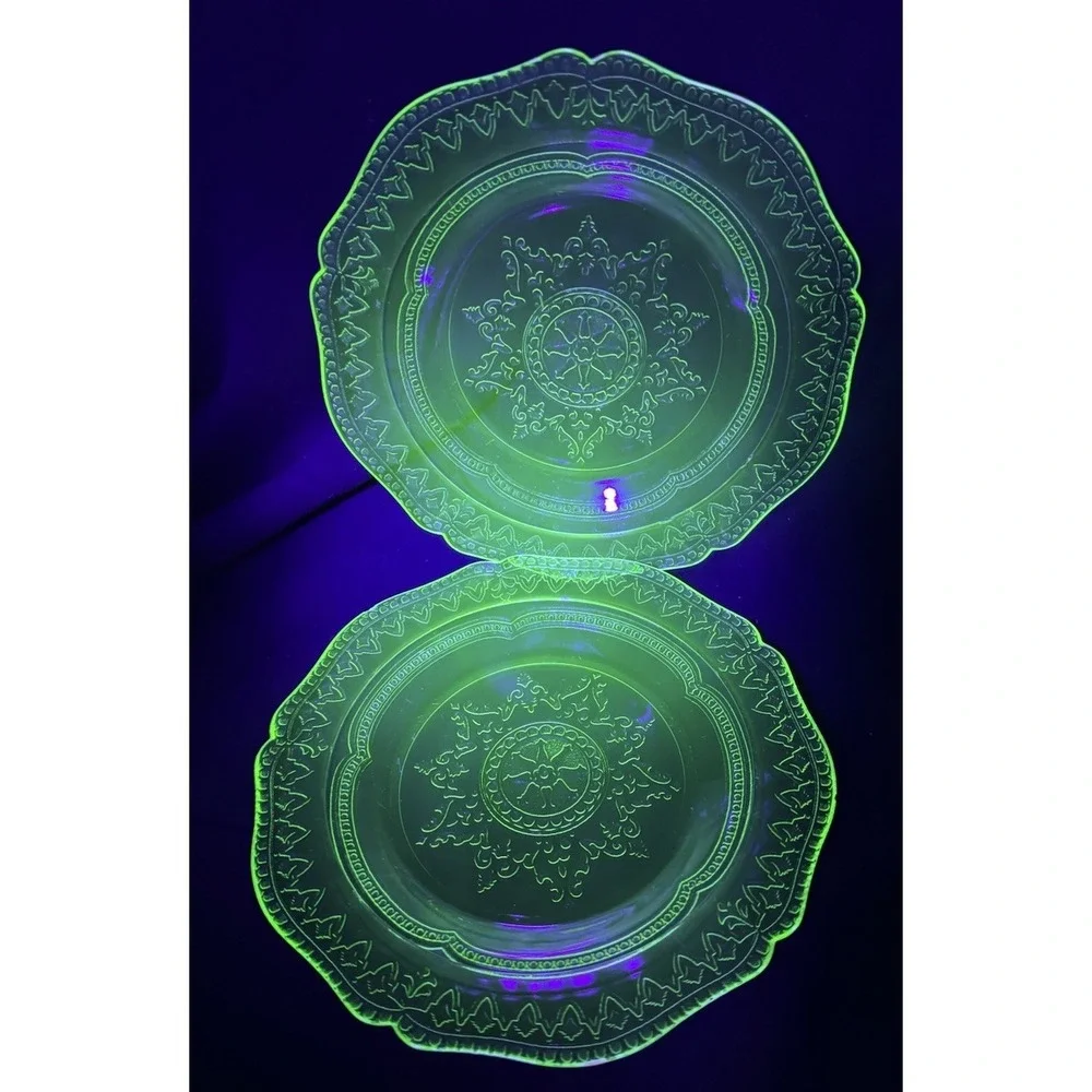 Set of 2 Federal Green Uranium Depression Glass Patrician Spoke Salad Plates UG